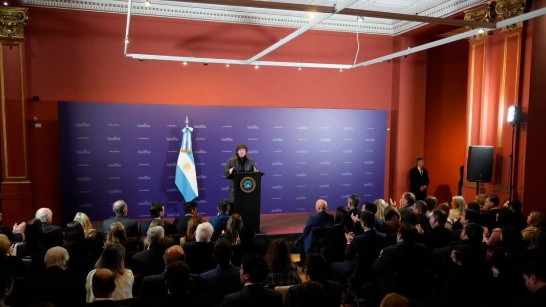Presidente Javier Milei en reunión con legisladores libertarios en Casa Rosada
