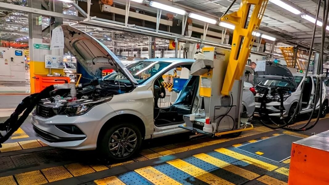 Línea de producción de una fábrica automotriz en Argentina