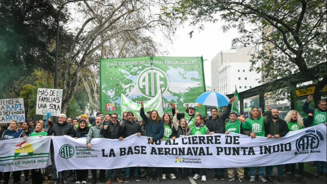 Movilización en el Ministerio de Defensa por la Base Aeronaval Punta Indio