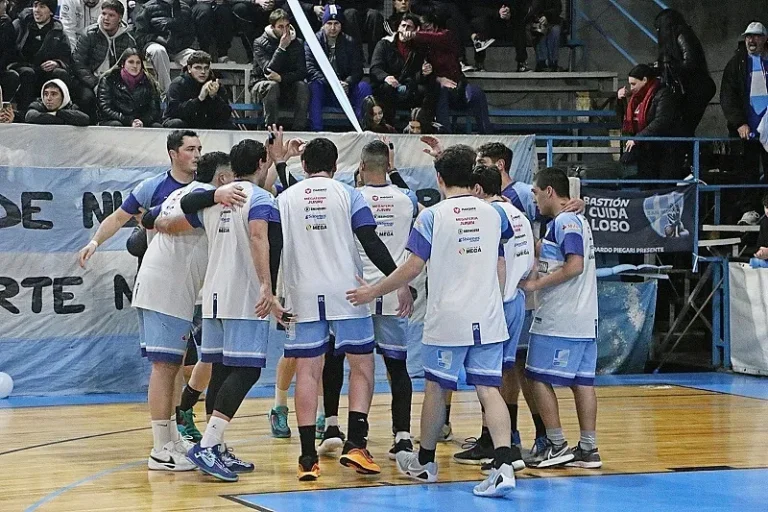 Partido de básquet entre San Martín y Colón en Chivilcoy