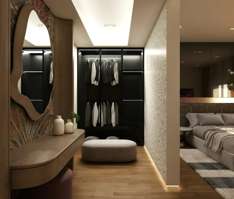 Espejo decorativo con marco de madera en dormitorio