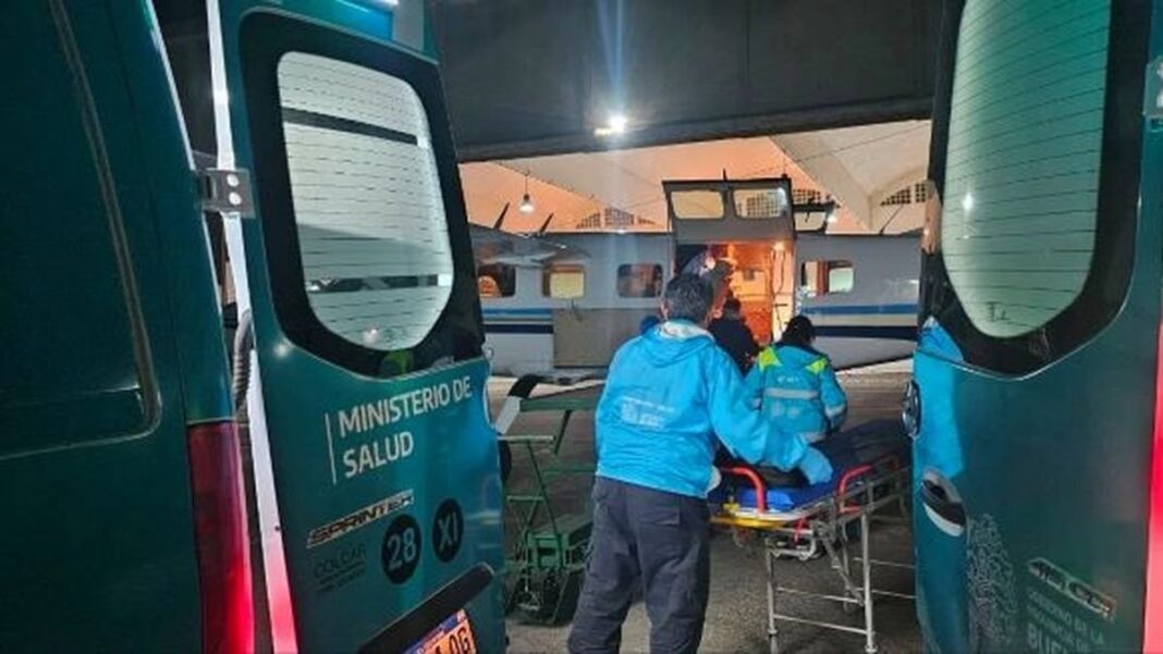 Avión sanitario utilizado para el traslado de pacientes