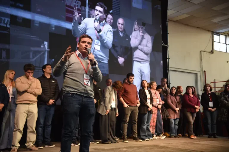 Pablo Nicoletti durante su discurso en la Convención de la UCR bonaerense en La Plata