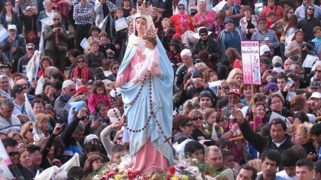 Fieles durante una peregrinación al Santuario de San Nicolás