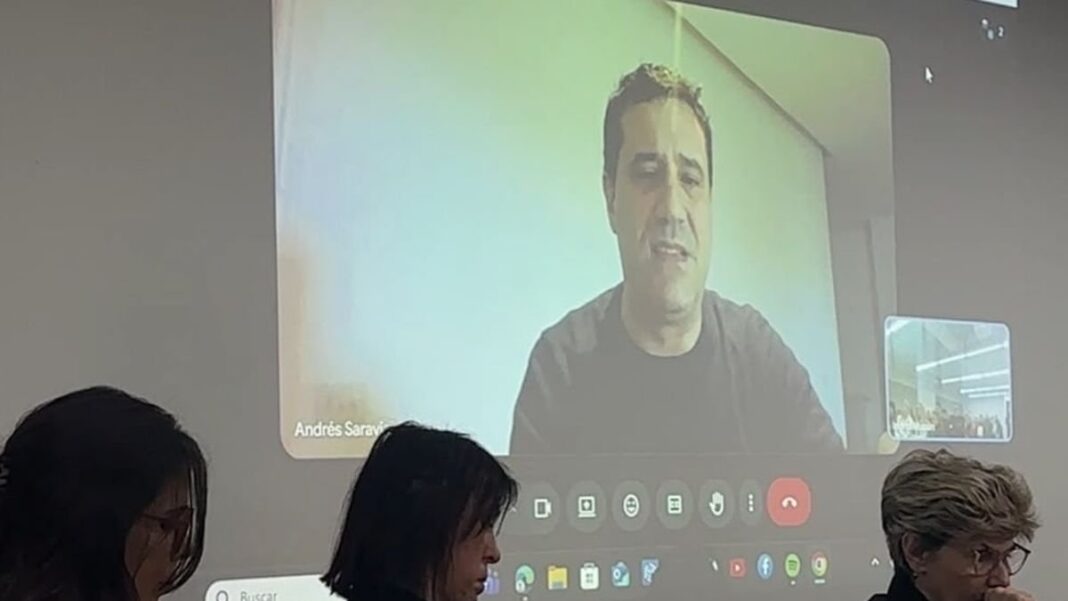 Maximiliano Abad durante la jornada educativa en la UNLP