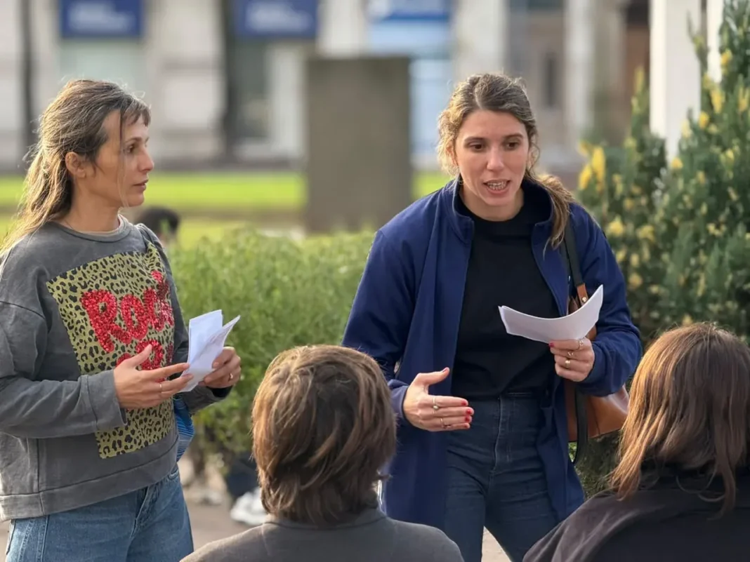 Clara Bozzano, concejal de Fuerza Patria, en una sesión del Concejo Deliberante de Junín