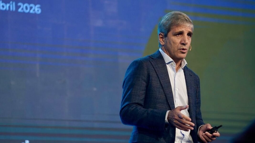 Luis Caputo durante su exposición en el Día de la Exportación