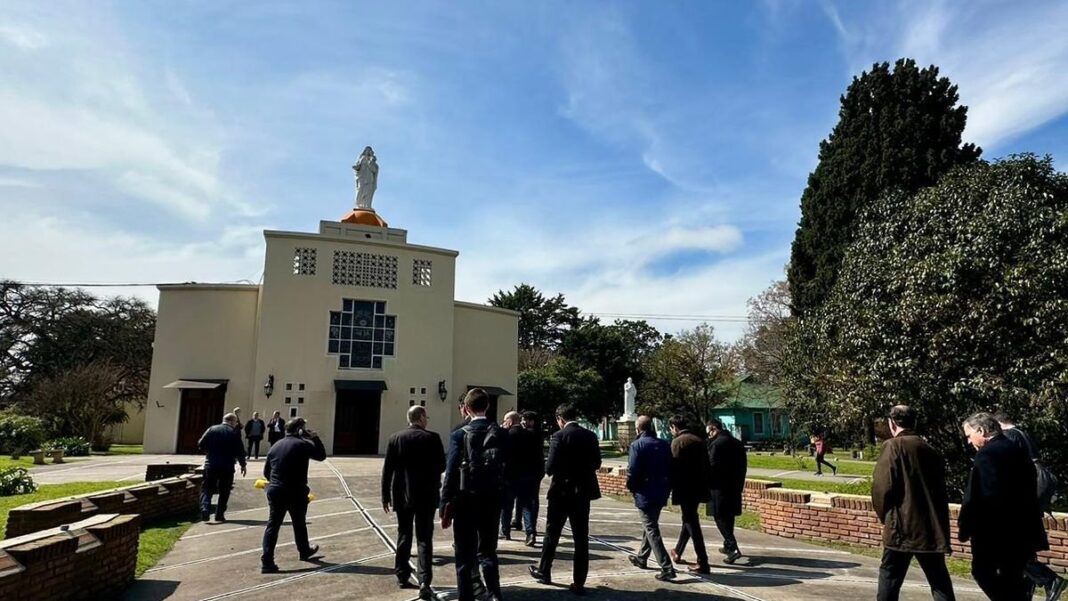 Delegación del Vaticano recorre el Cottolengo Don Orione en Claypole