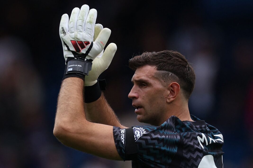 Emiliano Martínez con la camiseta de la selección argentina