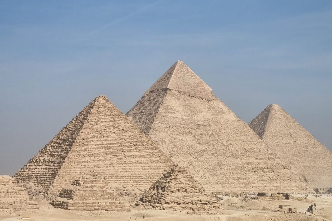 Vista de la Gran Pirámide de Guiza en Egipto
