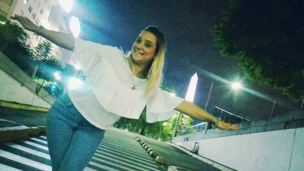 Auto destruido tras choque frontal en Pontevedra