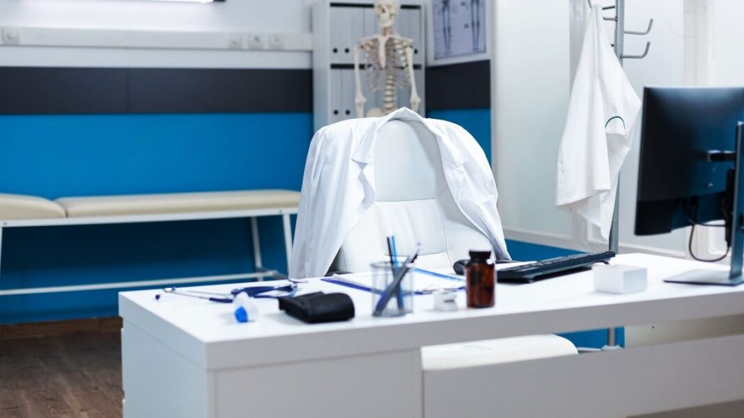 Mujer investigada por ejercicio ilegal de la medicina en Bahía Blanca