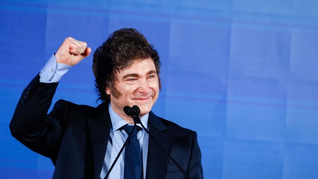 Javier Milei en su despacho presidencial