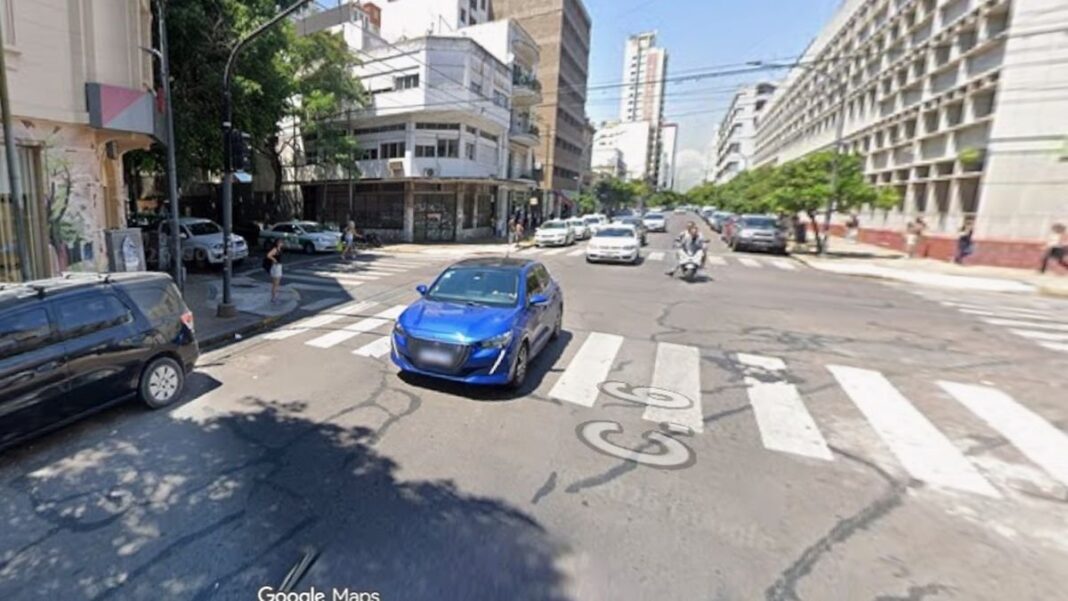 Frente de la inmobiliaria en 6 y 46 de La Plata donde robaron a la madre y al hermano de Luciano Galletti