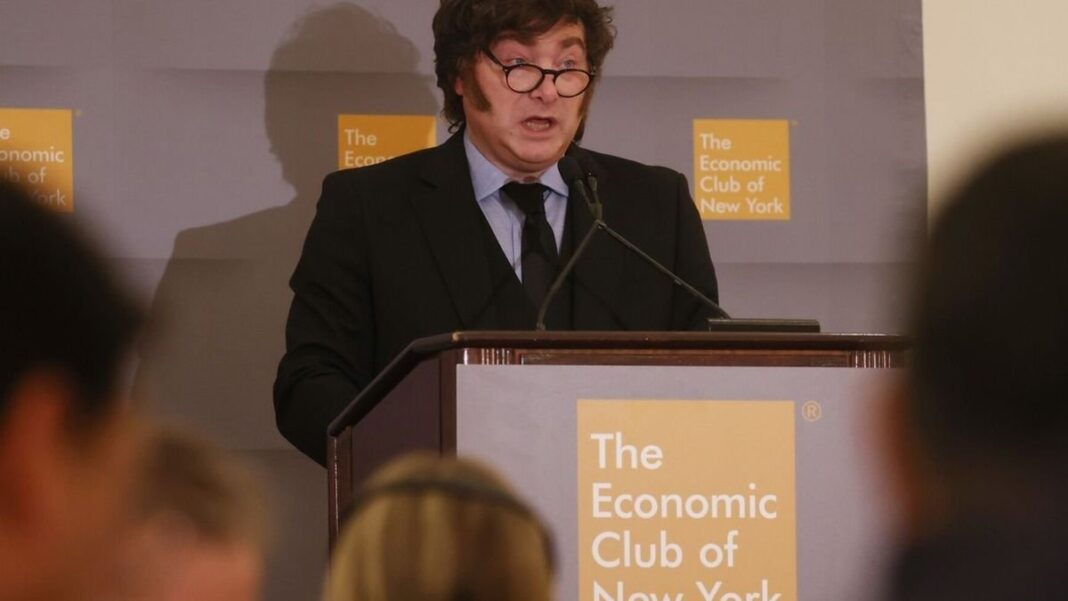 Presidente Javier Milei durante su exposición en The Economic Club of New York