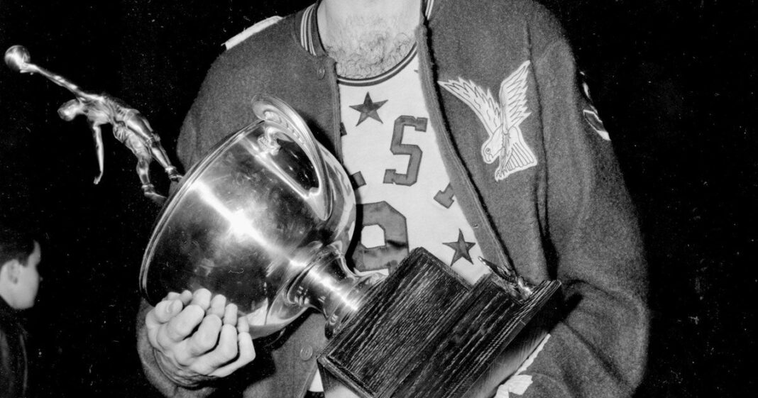 Bob Pettit, primer MVP de la NBA, en una imagen de archivo