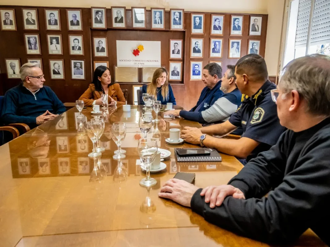 Reunión de trabajo entre la SCIJ y funcionarios municipales en Junín