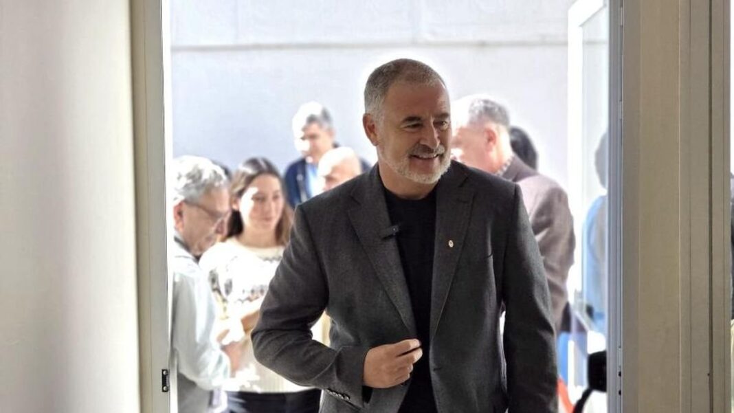 Camiones circulando por el Acceso Sánchez en Ramallo