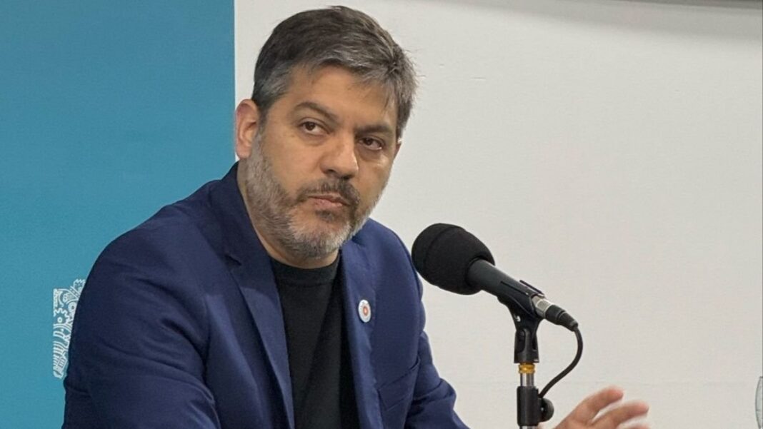 Carlos Bianco durante una entrevista
