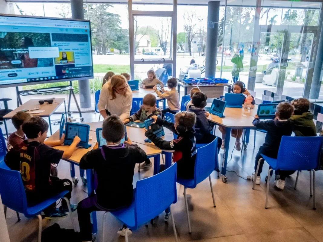 Estudiantes de la Escuela Municipal de Robótica de Junín durante las Olimpiadas de Matemáticas Matific LATAM 2026