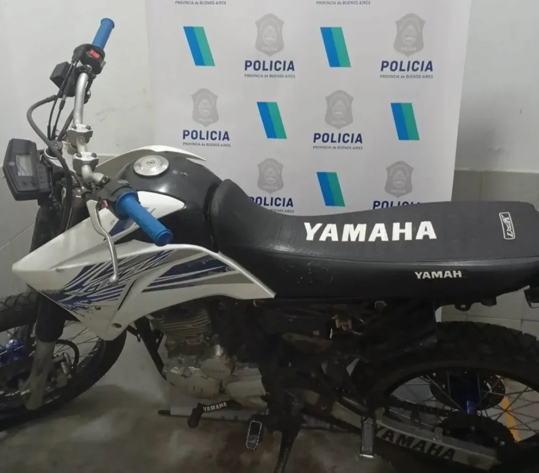 Moto robada recuperada por la policía en Junín